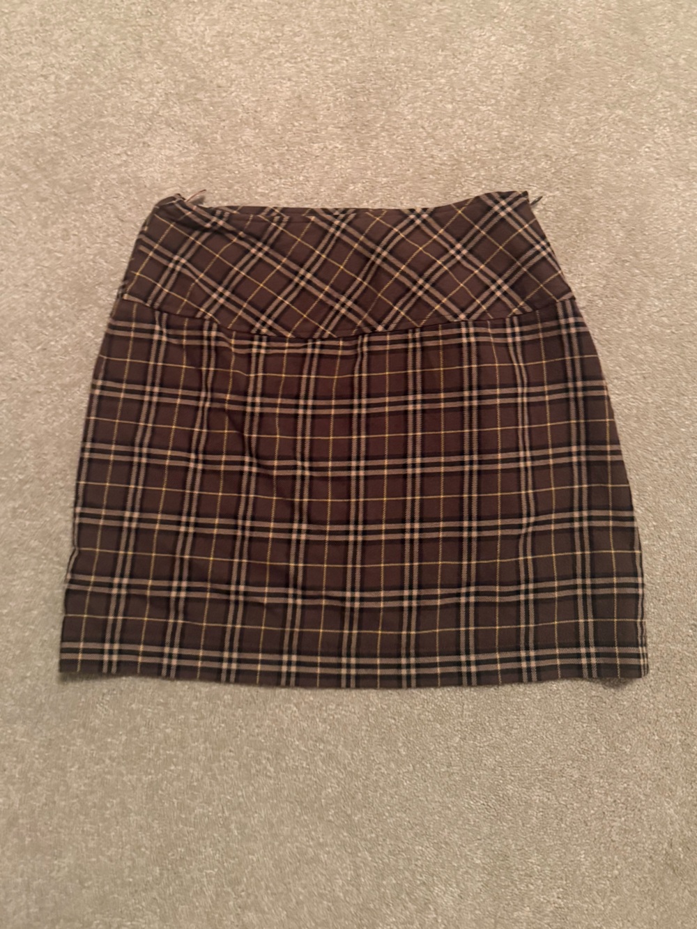 Vintage Burberry Plaid Skirt in Brown and Cream size 36
